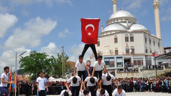 19 Mayıs Atatürk ´ü Anma Gençlik ve Spor Bayramı Coşkuyla Kutlandı